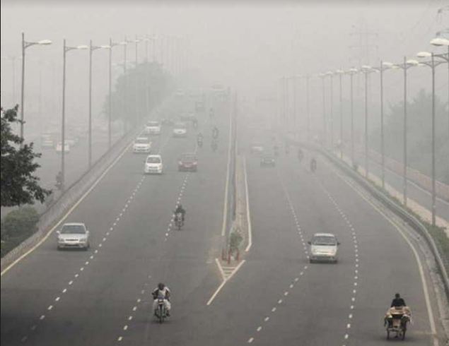 दिल्ली एनसीआर में धुंध की चादर, गंभीर श्रेणी में वायु गुणवत्ता