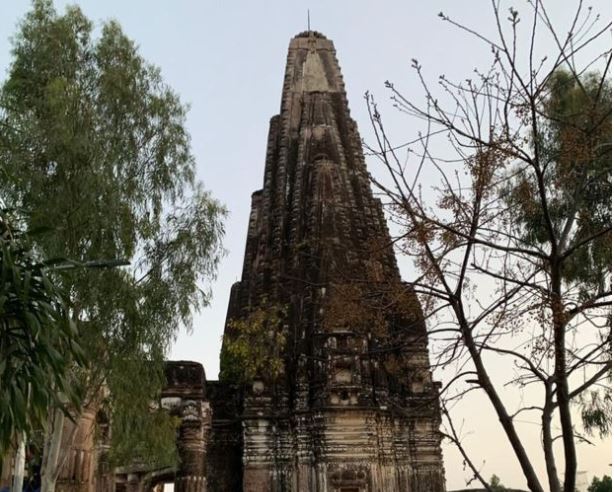 પાકિસ્તાન 1000 વર્ષ જૂનું એક મંદિર ખોલ્યું, પણ 1100 મંદિરો, 500 ગુરુદ્વારાઓની દુર્દશાનો ઈમરાન આપશે જવાબ?