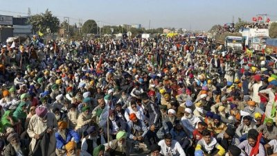 Farmers – Police on Collision Course over Republic Day Tractor rally