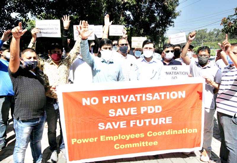 Power Employees, Engineers Protest against Privatisation Move