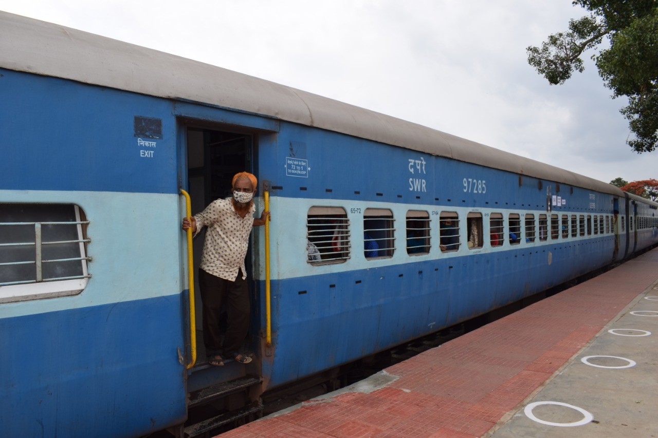 रेल यात्रियों को सहूलियत : मुंबई सहित कई रूटों पर 17 स्पेशल ट्रेन सेवाएं विस्तारित