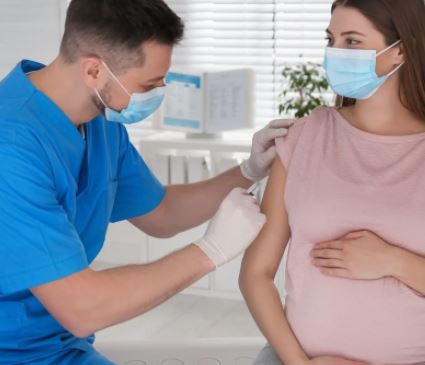 गर्भवती महिलाओं को राहत : सरकार ने कोरोनारोधी वैक्सीन लगवाने की दी अनुमति, नई गाइडलाइंस जारी