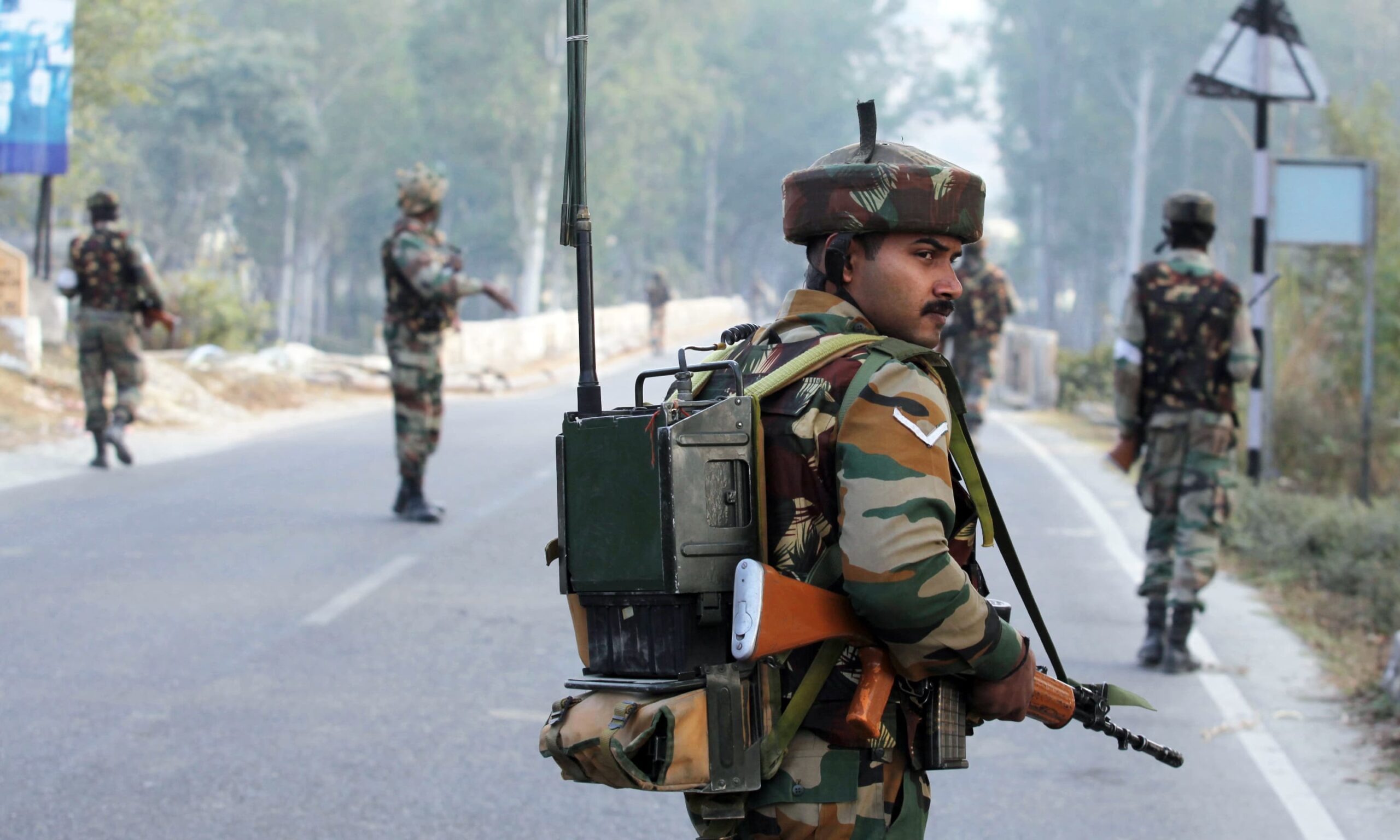 जम्मू-कश्मीर : पुलवामा में सुरक्षा बलों को सफलता, मुठभेड़ में दो आतंकी ढेर