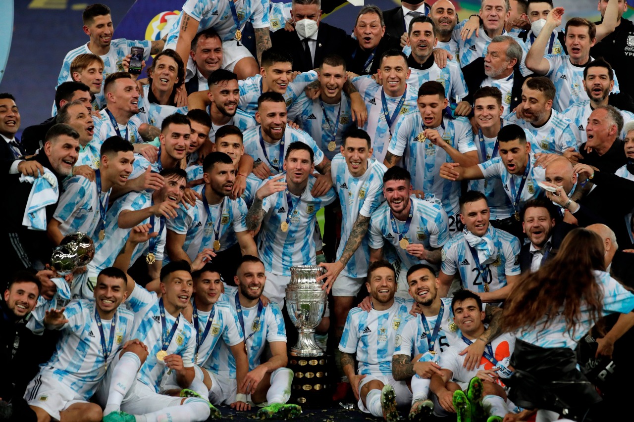 कोपा अमेरिका 2021 : अर्जेंटीना का 28 वर्षों का खिताबी सूखा खत्म, मेसी की टीम ने ब्राजील को हरा ट्रॉफी जीती