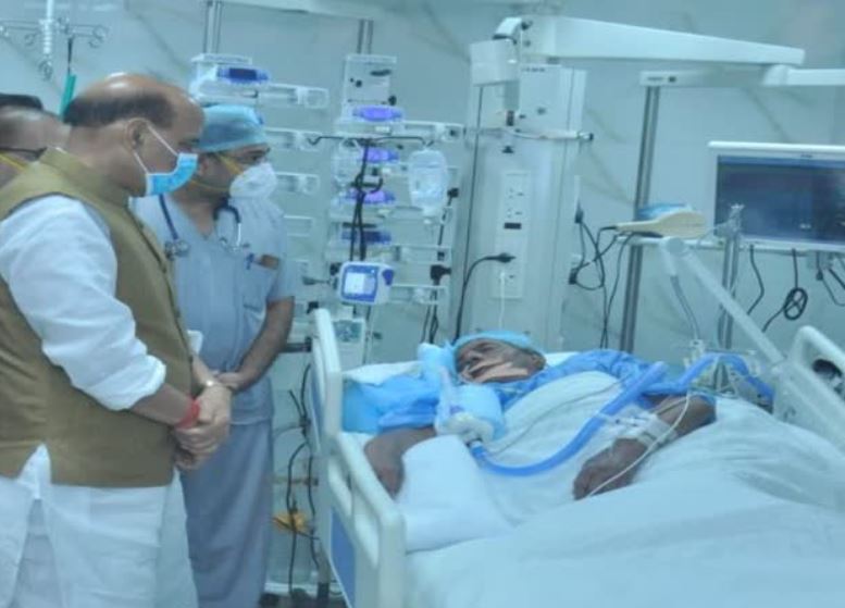 उत्तर प्रदेश : पूर्व मुख्यमंत्री कल्याण सिंह वेंटिलेटर पर शिफ्ट, रक्षा मंत्री राजनाथ और सीएम योगी अस्पताल पहुंचे