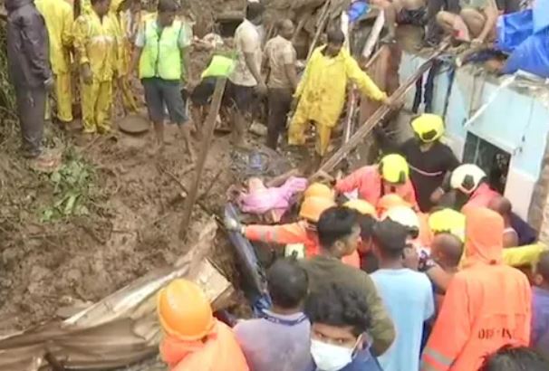 मुंबई में बारिश का तांडव : भूस्खलन के चलते चेंबूर-विक्रोली में दीवार गिरने से 24 लोगों की मौत