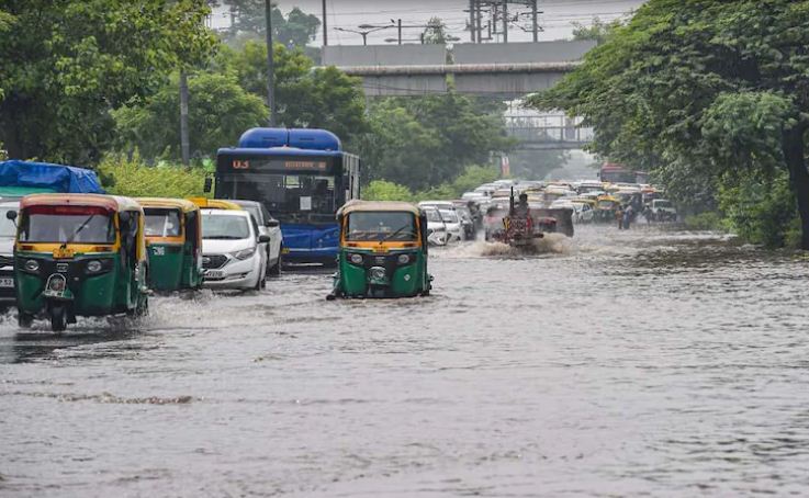 दिल्ली में झमाझम बारिश से टूटा दशकों का रिकॉर्ड, 1961 के बाद पहली बार अगस्त में इतनी बरसात