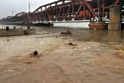 उत्तर प्रदेश में बाढ़ का प्रकोप : 24 जिलों के करीब 605 गांव बाढ़ प्रभावित घोषित