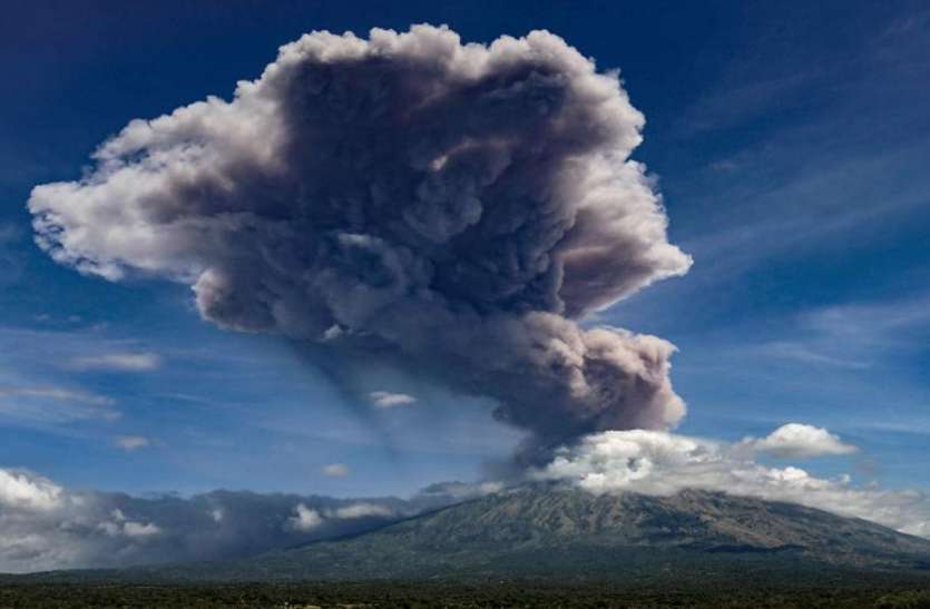 स्पेन के ला पाल्मा द्वीप में हुआ ज्वालामुखी विस्फोट, 5,000 लोगों को करना पड़ा पलायन