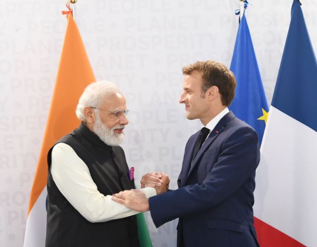 फ्रांस के राष्ट्रपति व सिंगापुर के प्रधानमंत्री से पीएम मोदी ने की मुलाकात, कई मुद्दों पर हुई चर्चा