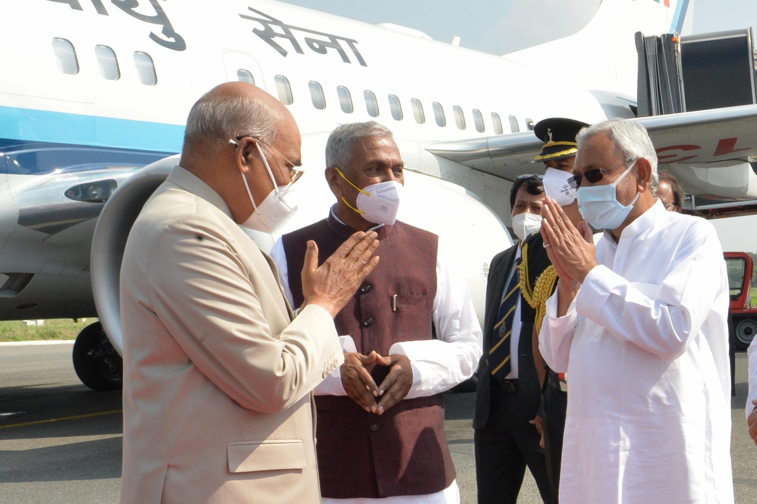 राष्ट्रपति रामनाथ कोविंद बिहार के तीन दिवसीय दौरे पर पटना पहुंचे