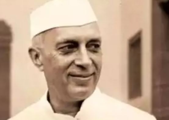 प्रधानमंत्री मोदी, राहुल व प्रियंका गांधी ने दी नेहरू को श्रद्धांजलि, जानें क्या कहा?