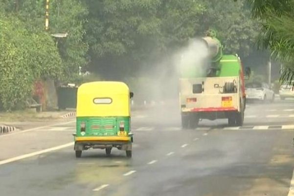 दिल्ली में धूल प्रदूषण को काबू करने के लिए पानी का छिड़काव करा रही सरकार : गोपाल राय