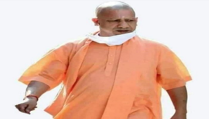 यूपी : मुख्यमंत्री योगी ने गोरखनाथ मंदिर से अखंड ज्योति रथ किया रवाना