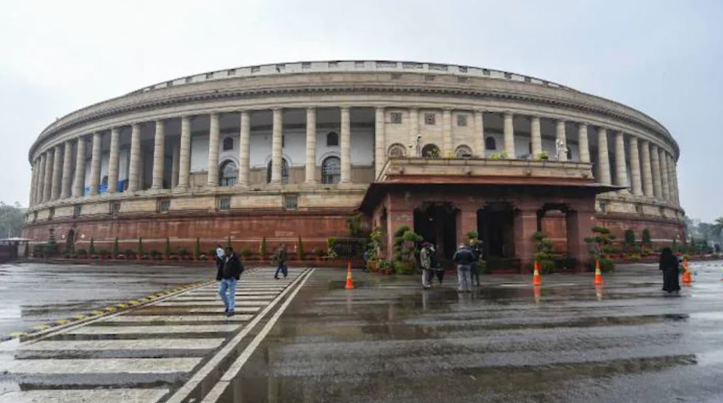 संसद भवन हमले की बरसी पर शहीदों को उपराष्ट्रपति, रक्षा मंत्री व राहुल गांधी समेत कई नेताओं ने दी श्रद्धांजलि