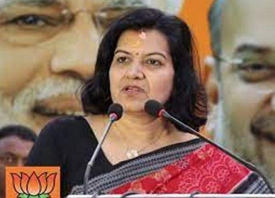 भाजपा प्रवक्ता अपराजिता ने कर्नाटक स्पीकर की आलोचना की, पार्टी ने डिलीट किया वीडियो