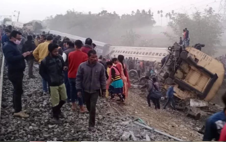 ट्रेन हादसा : गुवाहाटी जा रही बीकानेर एक्सप्रेस न्यू मैनागुड़ी में पटरी से उतरी, 5 यात्रियों की मौत, 45 जख्मी