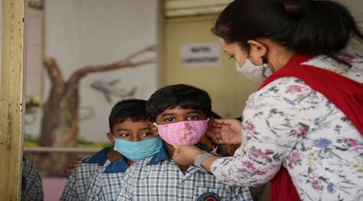 भारत में कोरोना : 60 दिनों बाद नए संक्रमितों की संख्या 10 हजार से नीचे, लगभग एक लाख एक्टिव केस