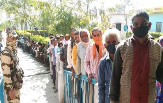 यूपी चुनाव के तीसरे चरण में अपराह्न 3 बजे तक 48.81 प्रतिशत मतदान, पंजाब में 50 फीसदी