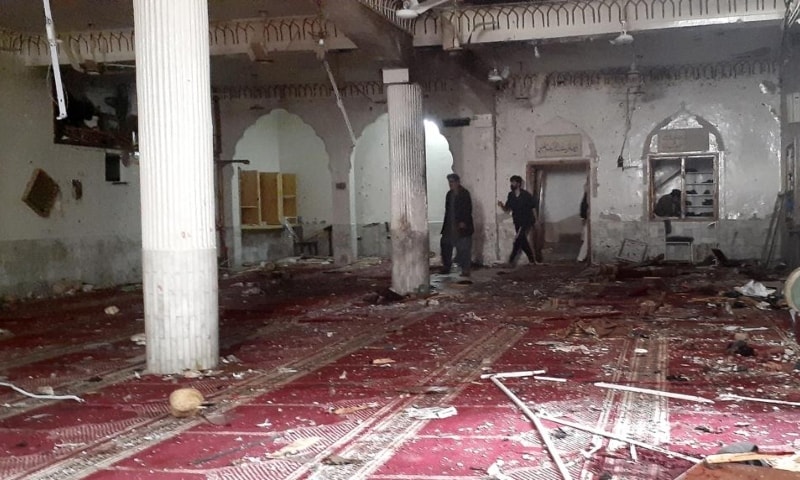 पाकिस्तान : पेशावर की शिया मस्जिद में जुमे की नमाज के दौरान आत्मघाती हमला, 56 लोगों की मौत, 194 घायल