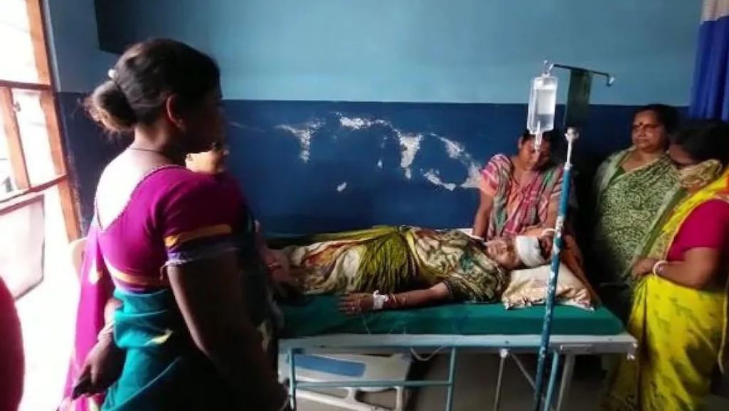 पश्चिम बंगाल : नादिया में टीएमसी नेता के पति को गोली मारी, हुगली में भी महिला पार्षद को रौंदने की कोशिश