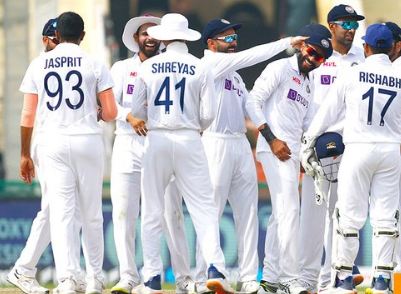 मोहाली टेस्ट : रवींद्र जडेजा ने बल्ले के बाद गेंद से किया कमाल, 49 वर्षों बाद हुआ ऐसा चामत्कारिक प्रदर्शन