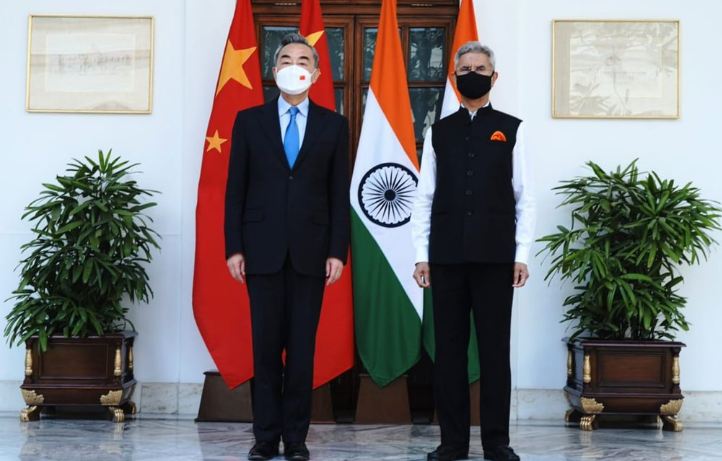 भारत की दो टूक – ‘वर्तमान में चीन के साथ हमारे रिश्ते सामान्य नहीं, एलएसी पर बड़ी संख्या में सैनिक मौजूद’