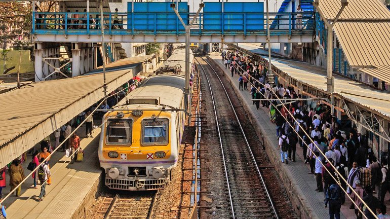 होली स्पेशल ट्रेन : मुंबई से बलिया के बीच मध्य रेलवे चला रही त्रि साप्ताहिक विशेष रेलगाड़ी