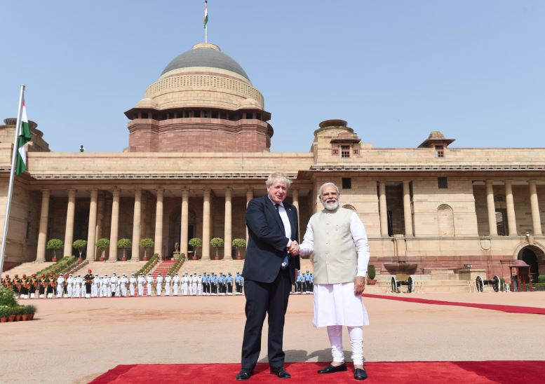 भारत-ब्रिटेन के बीच हुए कई अहम समझौते, पीएम मोदी बोले- रक्षा क्षेत्र में सहयोग बढ़ाने पर सहमति