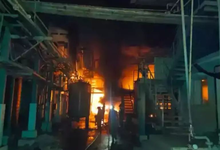 आंध्र प्रदेश : एलुरु की केमिकल फैक्ट्री में धमाके के बाद लगी आग से 6 श्रमिकों की मौत, 13 झुलसे