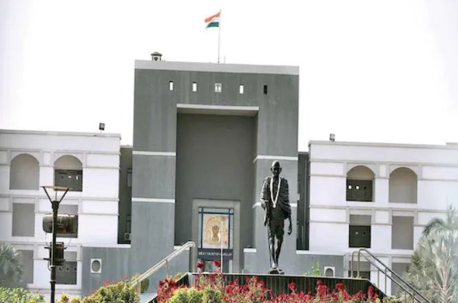 गुजरात : भारतीय स्टेट बैंक ने 31 पैसे के बकाये पर किसान को नहीं दी एनओसी, हाई कोर्ट ने लगाई फटकार