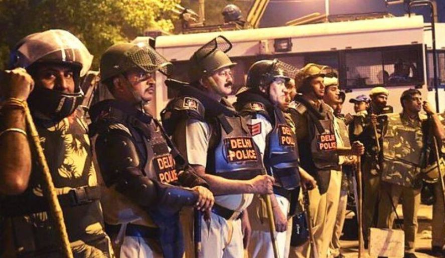 दिल्ली : जहांगीरपुरी सांप्रदायिक हिंसा में अब तक 14 गिरफ्तार, 9 घायलों में 8 पुलिसकर्मी शामिल