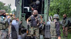 जम्मू-कश्मीर : शोपियां में सुरक्षा बलों से मुठभेड़ में लश्कर-ए-तैयबा के 4 आतंकवादी ढेर, सड़क दुर्घटना में सेना के 2 जवान शहीद