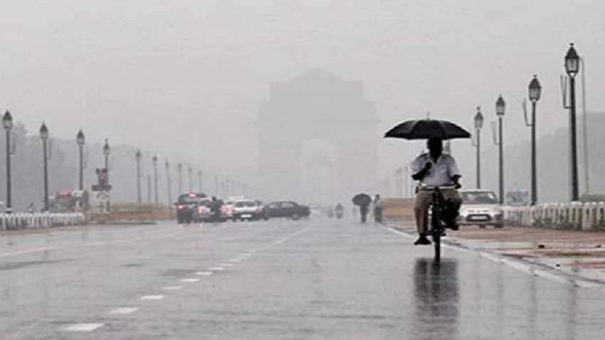 दिल्ली-एनसीआर में बारिश, आंधी-तूफान से तापमान में आई गिरावट, गर्मी से मिली राहत