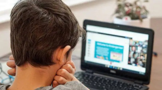 ऑनलाइन लर्निंग ऐप्स ने किया ये खतरनाक कांड: आपके बच्चे भी यूज करते हैं तो सावधान