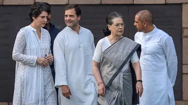 ‘एक परिवार एक टिकट’ का फॉर्मूला लागू करेगी कांग्रेस, खुद गांधी परिवार से हो सकती है शुरुआत