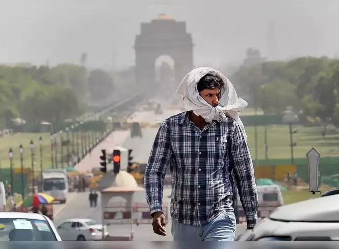 दिल्ली : गर्मी का प्रकोप जारी, तापमान 45 डिग्री सेल्सियस तक पहुंचने के आसार
