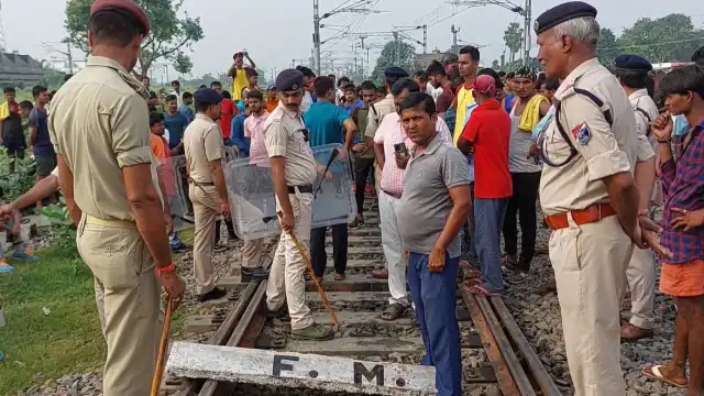 अग्निपथ स्कीम पर लगातार दूसरे दिन बिहार में बवाल, सहरसा, मुंगेर और जहानाबाद में रेल-सड़क मार्ग जाम