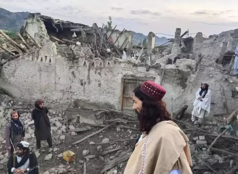 अफगानिस्‍तान में भीषण भूकंप से 280 लोगों की मौत, पाकिस्‍तान में भी बर्बादी