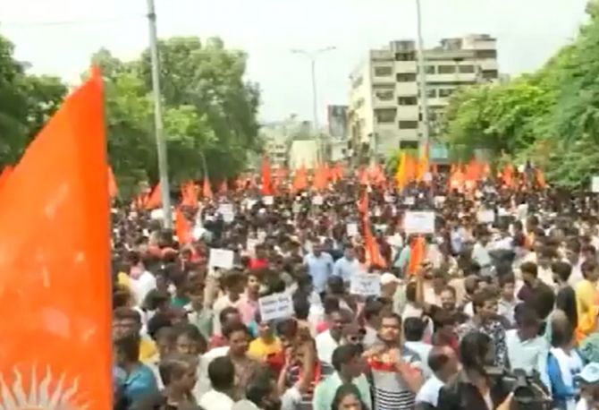 उदयपुर हत्याकांड : असदुद्दीन ओवैसी की इंदौर में चुनावी सभा रद, ‘सर्व हिन्दू समाज’ ने उदयपुर में निकाली रैली