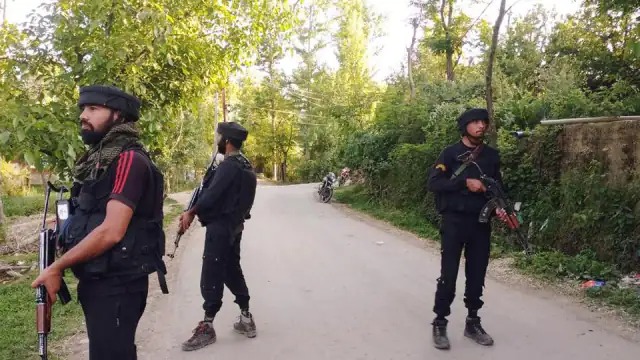 कश्मीर : सेना ने लिया साथी की मौत का बदला, पुलवामा एनकाउंटर में लश्कर के 3 आतंकवादी ढेर