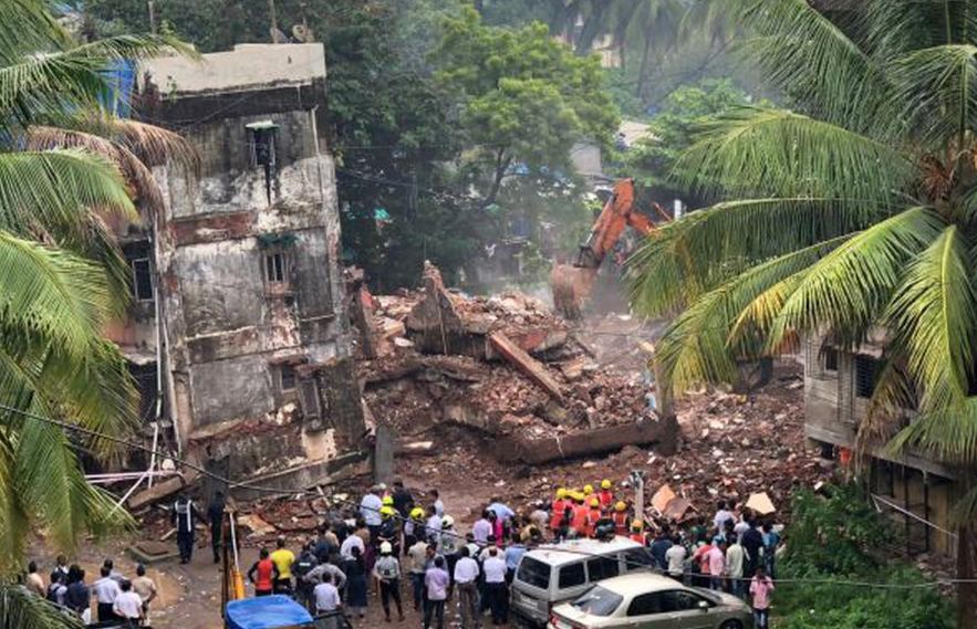 मुंबई : कुर्ला इलाके में चार मंजिली इमारत ढहने से मृतकों की संख्या बढ़कर 17 पहुंची, बचाव अभियान जारी