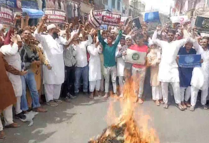 पैंगबर मोहम्मद विवाद : देश के कई हिस्सों में प्रदर्शन, प्रयागराज में पत्थरबाजी, लुधियाना में फूंके गए पुतले