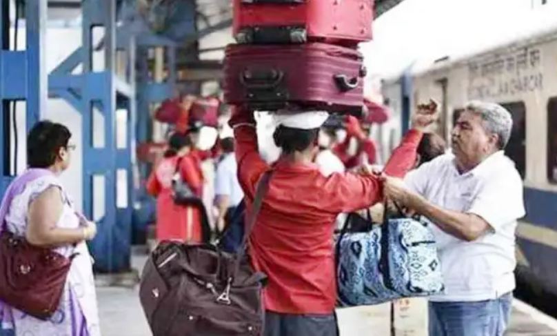 रेल मंत्रालय की सलाह – ट्रेन यात्रियों को अब अधिक सामान ले जाने पर देना होगा किराया