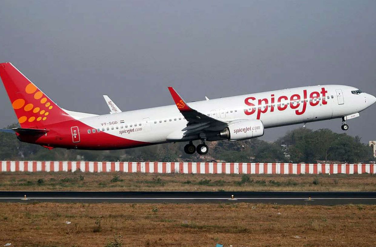 विमान हादसा : पटना से दिल्ली जा रही स्पाइस जेट की फ्लाइट में लगी आग, सभी यात्री सुरक्षित