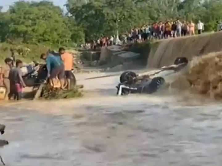 उत्तराखंड के रामनगर में बड़ा हादसा, पुल से गुजरते पानी में बही कार, नौ पर्यटकों की गई जान