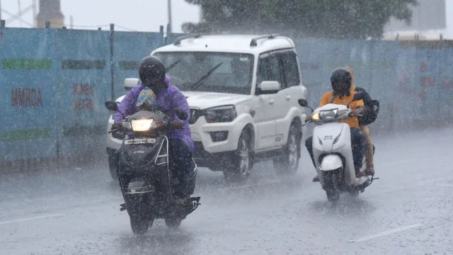 बिहार-यूपी में अगले 4 दिनों में मूसलाधार बारिश के आसार, दिल्ली-NCR के लोगों को भी गर्मी से राहत