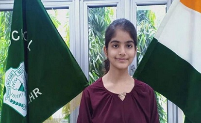 सीबीएसई की 12वीं कक्षा में उत्तर प्रदेश की दो बेटियों ने 100 फीसदी अंकों के साथ किया टॉप