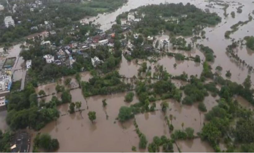 बारिश से गुजरात, महाराष्ट्र, मध्य प्रदेश के हालात बिगड़े, अचानक बढ़ा नदियों का जलस्तर, 14 लोगों की मौत