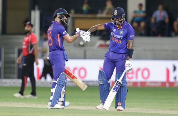 एशिया कप क्रिकेट : सूर्यकुमार व कोहली ने दिखाया जलवा, हांगकांग को हरा टीम इंडिया सुपर 4 में पहुंची